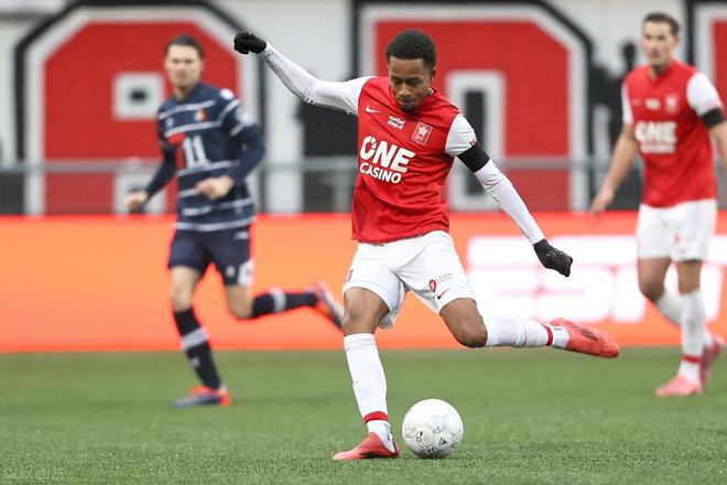 疑是一个积 疑是一个积