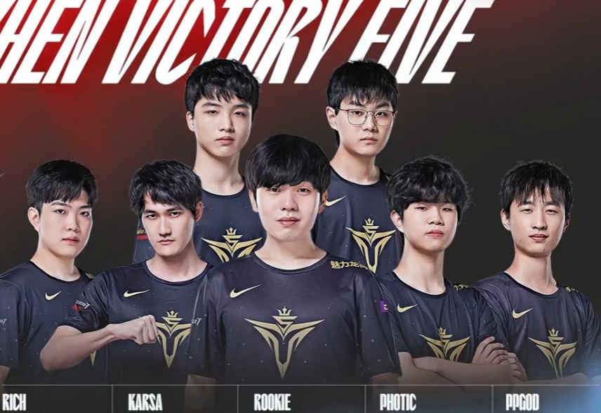 挥手致意 挥手致意