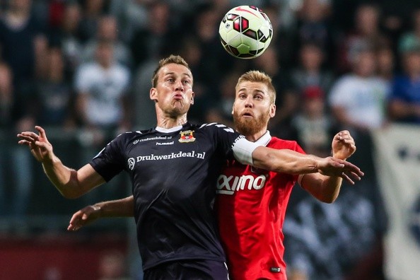 鼓励球员留 鼓励球员留